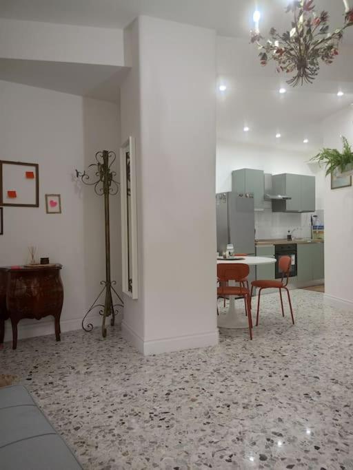 La Casa Di Madhu Apartment Catania Luaran gambar