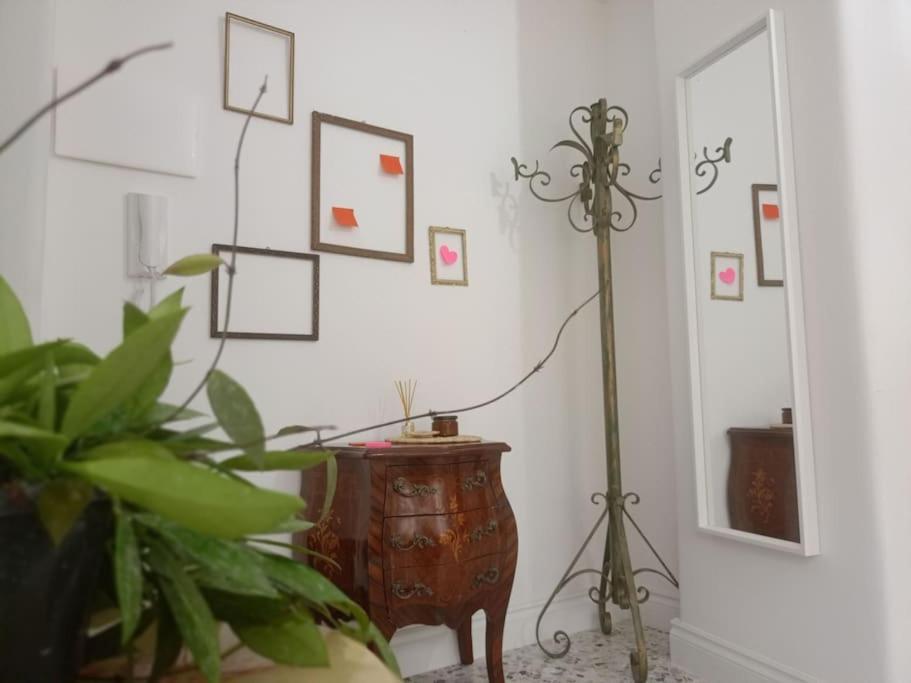 La Casa Di Madhu Apartment Catania Luaran gambar